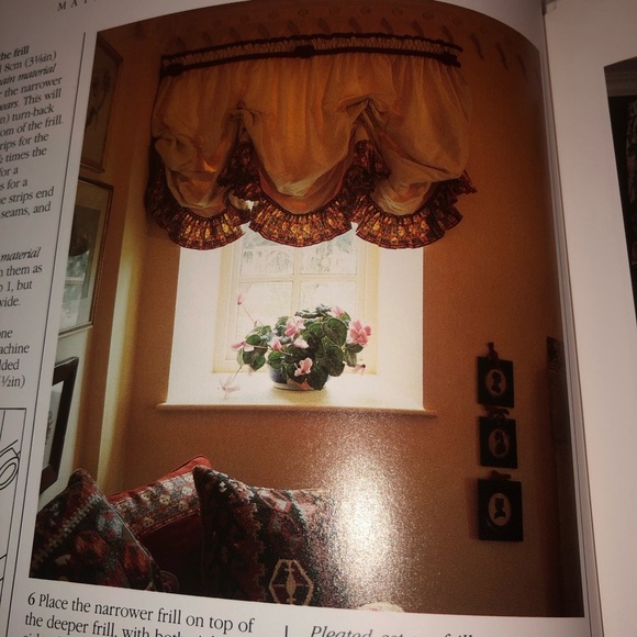 The Complete Book of Curtains and Drapes - Picture 7 of 11
